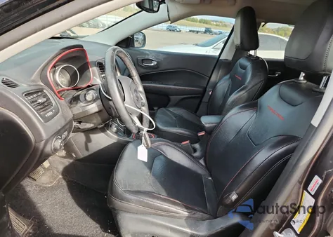 2019 Jeep Compass Trailhawk z USA, uszkodzony, nr VIN 3C4NJDDB4KT696745